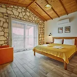Koey Hotel 3*
